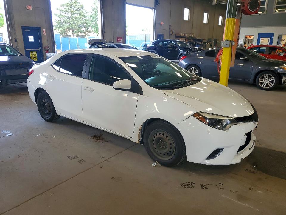 61946246 :رقم المزاد ، 2T1BURHE3FC360766 vin ، 2015 Toyota Corolla مزاد بيع