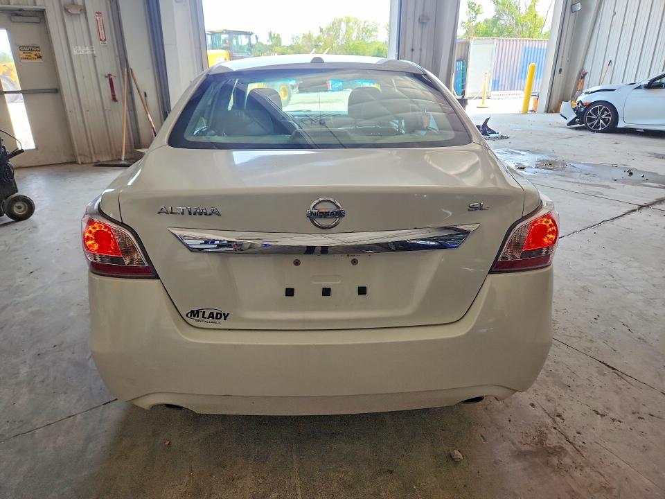 2015 Nissan Altima მანქანა იყიდება აუქციონზე, vin: 1N4AL3AP7FN861766, აუქციონის ნომერი: 62946726