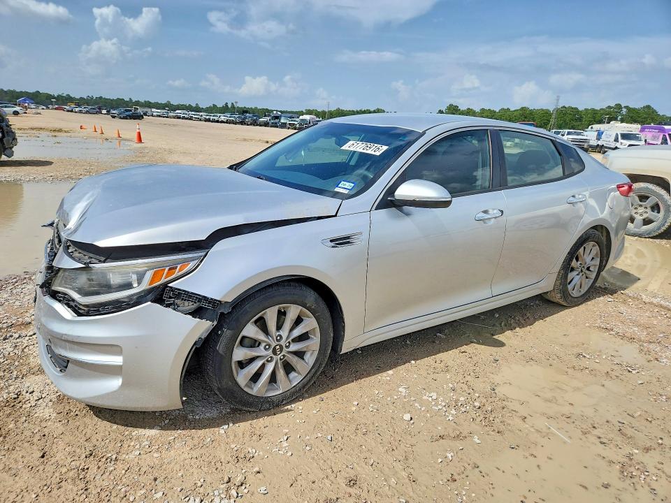 61776916 :رقم المزاد ، 5XXGT4L33HG124180 vin ، 2017 Kia Optima مزاد بيع