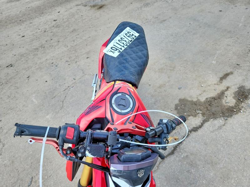 59733116 :رقم المزاد ، MLHJC7510J5007652 vin ، 2018 Honda Grom مزاد بيع