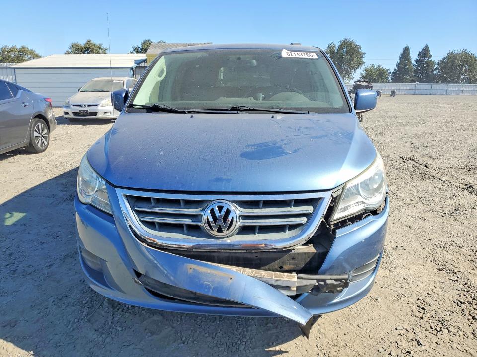 2011 Volkswagen Routan მანქანა იყიდება აუქციონზე, vin: 2V4RW3DGXBR717180, აუქციონის ნომერი: 62143766