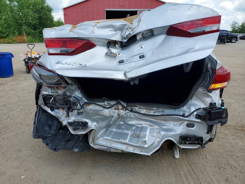 2018 Hyundai Elantra მანქანა იყიდება აუქციონზე, vin: KMHD84LF4JU697342, აუქციონის ნომერი: 58618826