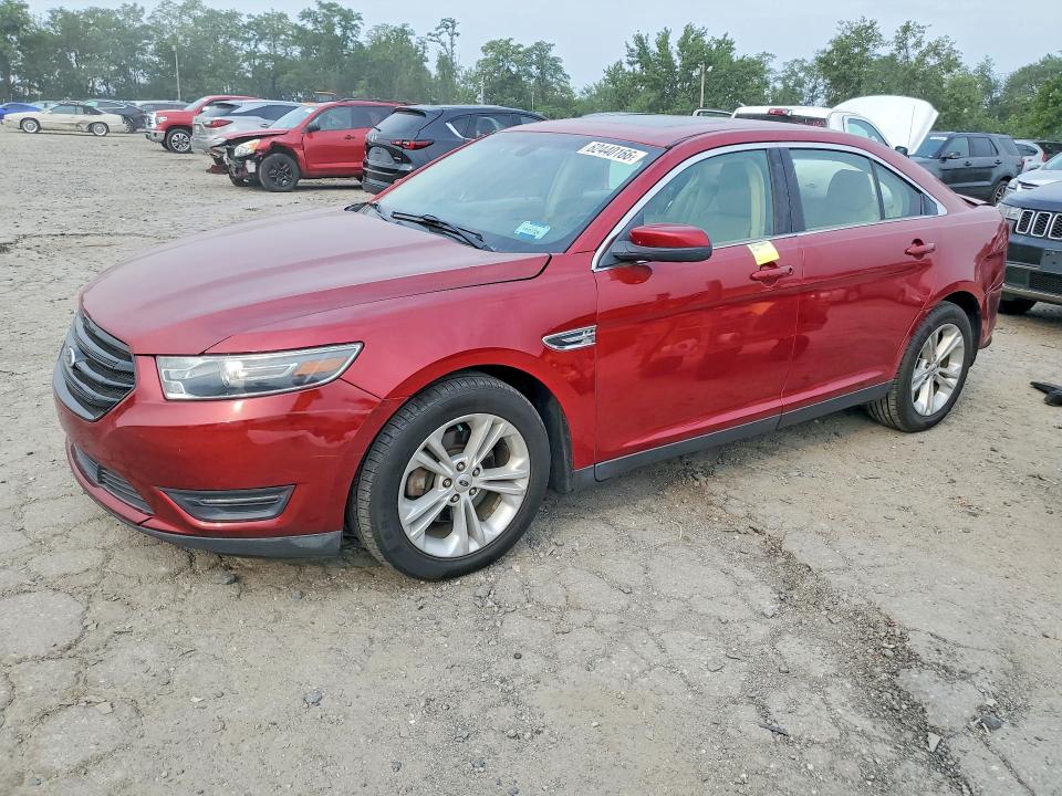 62440166 :رقم المزاد ، 1FAHP2H84FG182327 vin ، 2015 Ford Taurus مزاد بيع