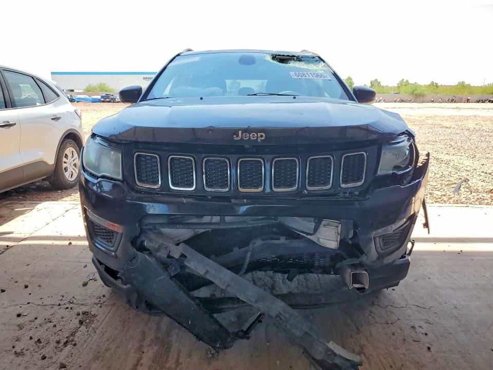 60811566 :رقم المزاد ، 3C4NJDAB1JT180359 vin ، 2018 Jeep Compass مزاد بيع