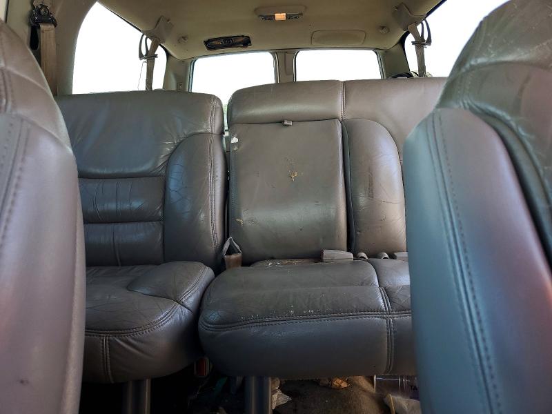Продаж на аукціоні авто 1999 Gmc Suburban, vin: 1GKEC16R3XJ740689, номер лоту: 60609886