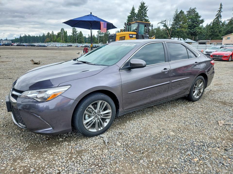 61787856 :رقم المزاد ، 4T1BF1FK1HU767412 vin ، 2017 Toyota Camry مزاد بيع