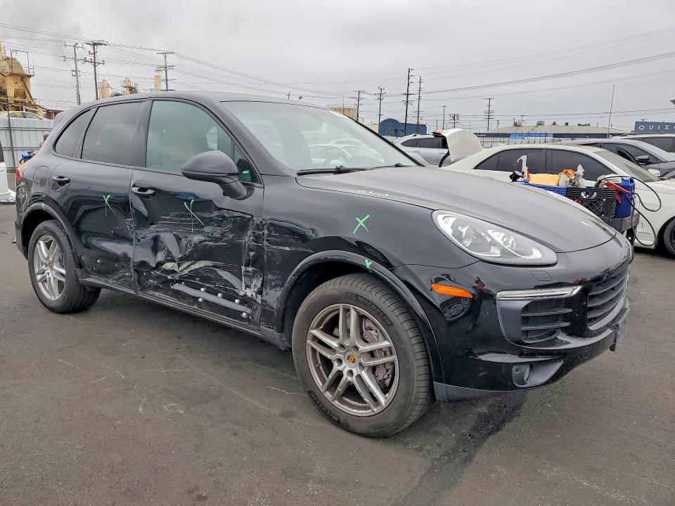 59843516 :رقم المزاد ، WP1AA2A28JKA07635 vin ، 2018 Porsche Cayenne مزاد بيع