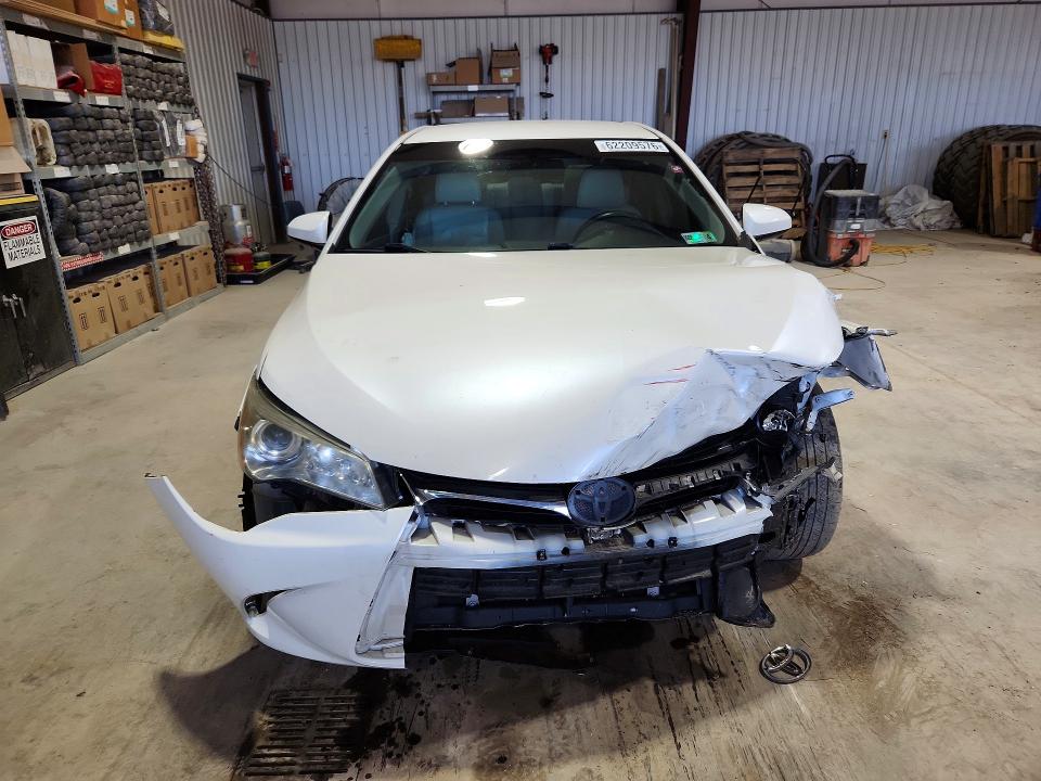 2015 Toyota Camry მანქანა იყიდება აუქციონზე, vin: 4T1BF1FKXFU083469, აუქციონის ნომერი: 62209576