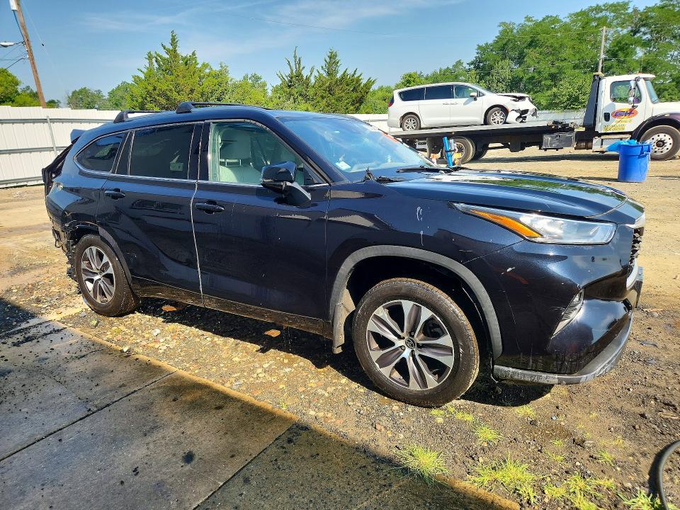 Продажа на аукционе авто 2020 Toyota Highlander, vin: 5TDHZRBH8LS503177, номер лота: 61434826