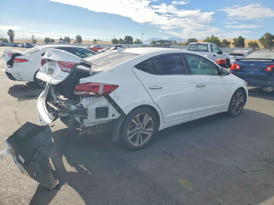 60632616 :رقم المزاد ، 5NPD84LF8HH085766 vin ، 2017 Hyundai Elantra مزاد بيع