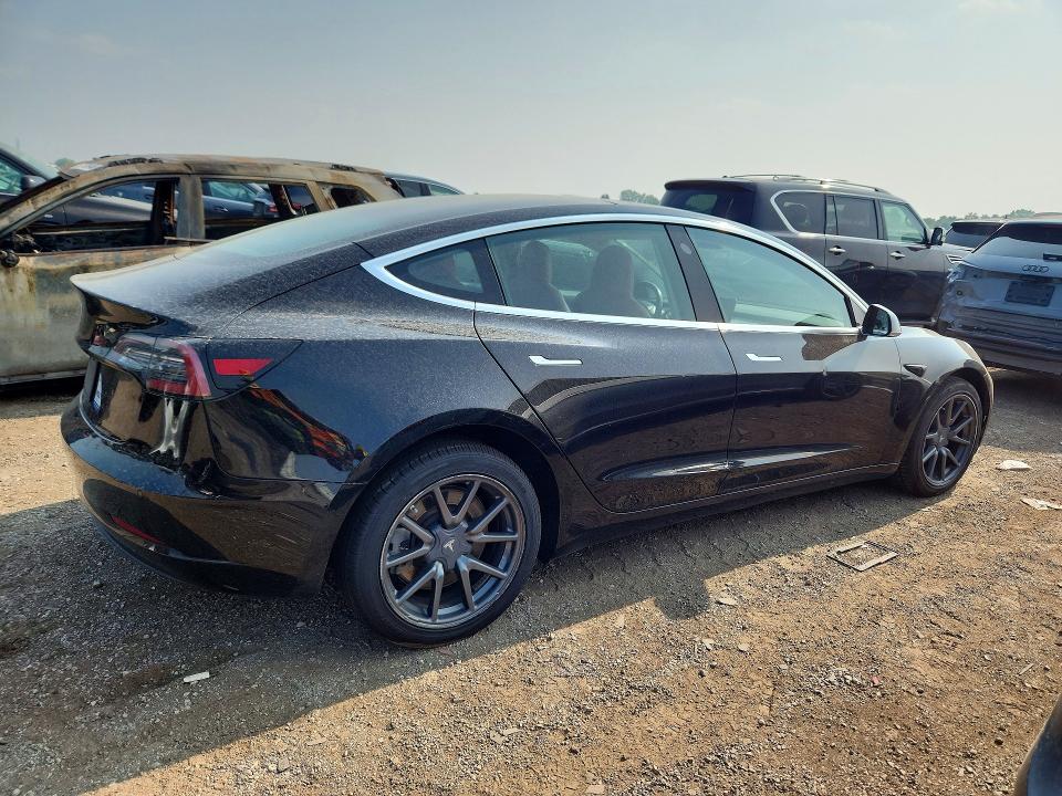 61722276 :رقم المزاد ، 5YJ3E1EB2KF364665 vin ، 2019 Tesla Model 3 مزاد بيع