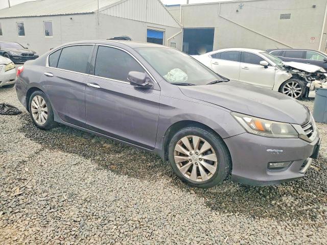 60923996 :رقم المزاد ، 1HGCR2F85FA234960 vin ، 2015 Honda Accord مزاد بيع