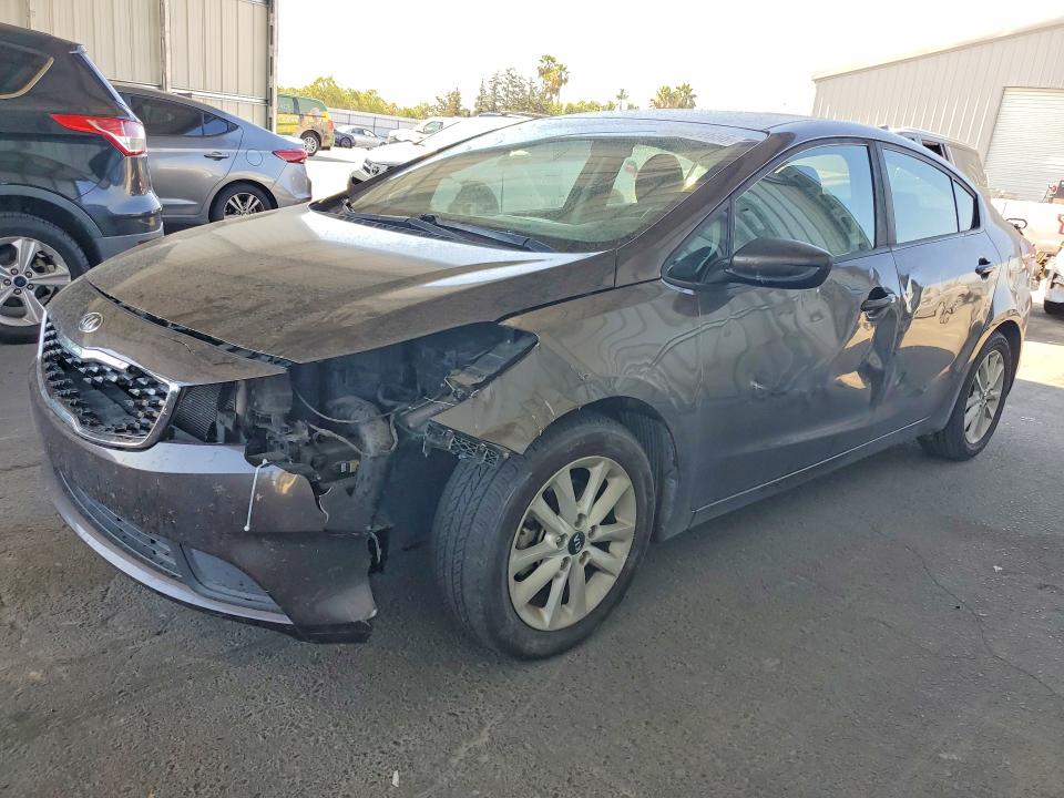 61231656 :رقم المزاد ، 3KPFL4A75HE132923 vin ، 2017 Kia Forte مزاد بيع