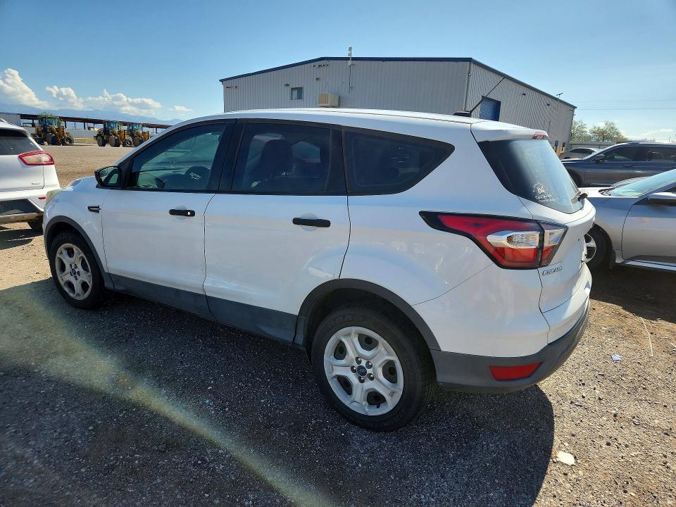 62088296 :رقم المزاد ، 1FMCU0F75HUB89816 vin ، 2017 Ford Escape مزاد بيع