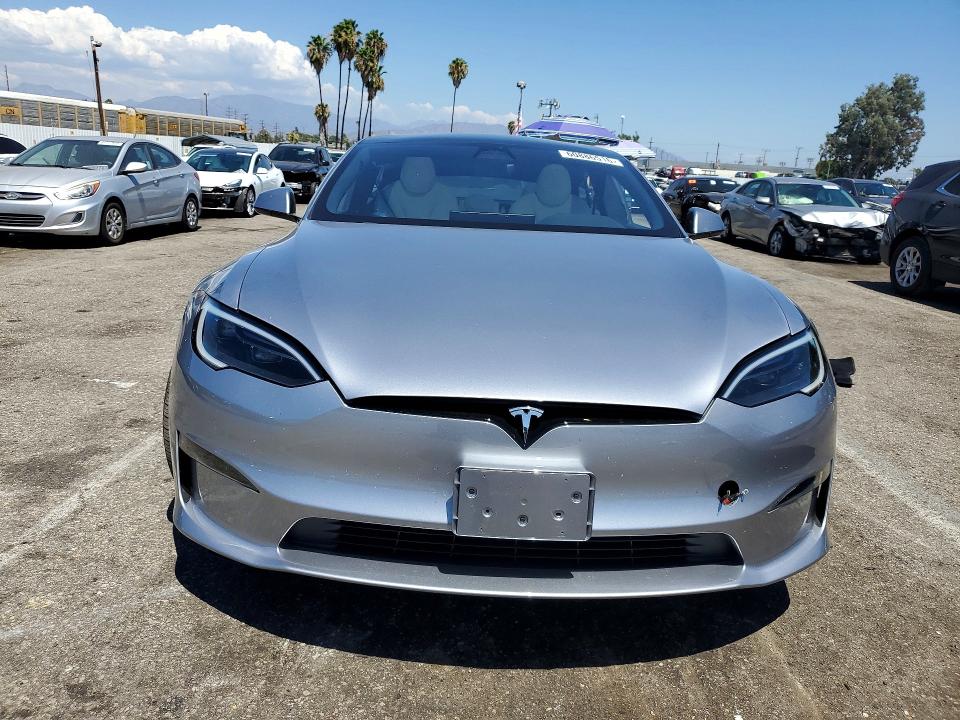 60886516 :رقم المزاد ، 5YJSA1E58SF550843 vin ، 2025 Tesla Model S مزاد بيع