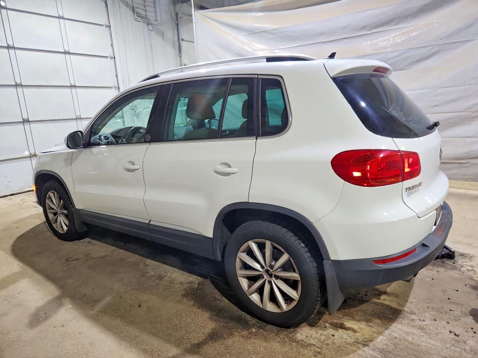 61937986 :رقم المزاد ، WVGSV7AX0HK012479 vin ، 2017 Volkswagen Tiguan مزاد بيع