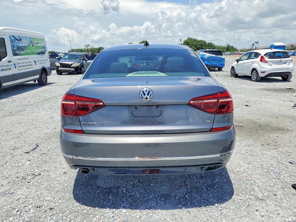 61578476 :رقم المزاد ، 1VWAA7A33JC001773 vin ، 2018 Volkswagen Passat مزاد بيع