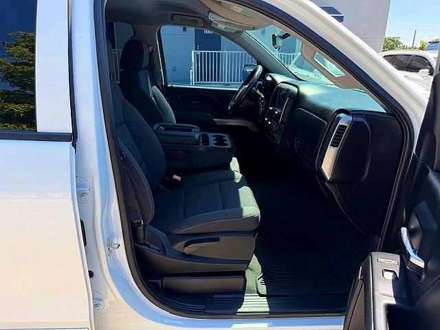 Продаж на аукціоні авто 2018 Chevrolet Silverado, vin: 3GCPCRECXJG597832, номер лоту: 60607496