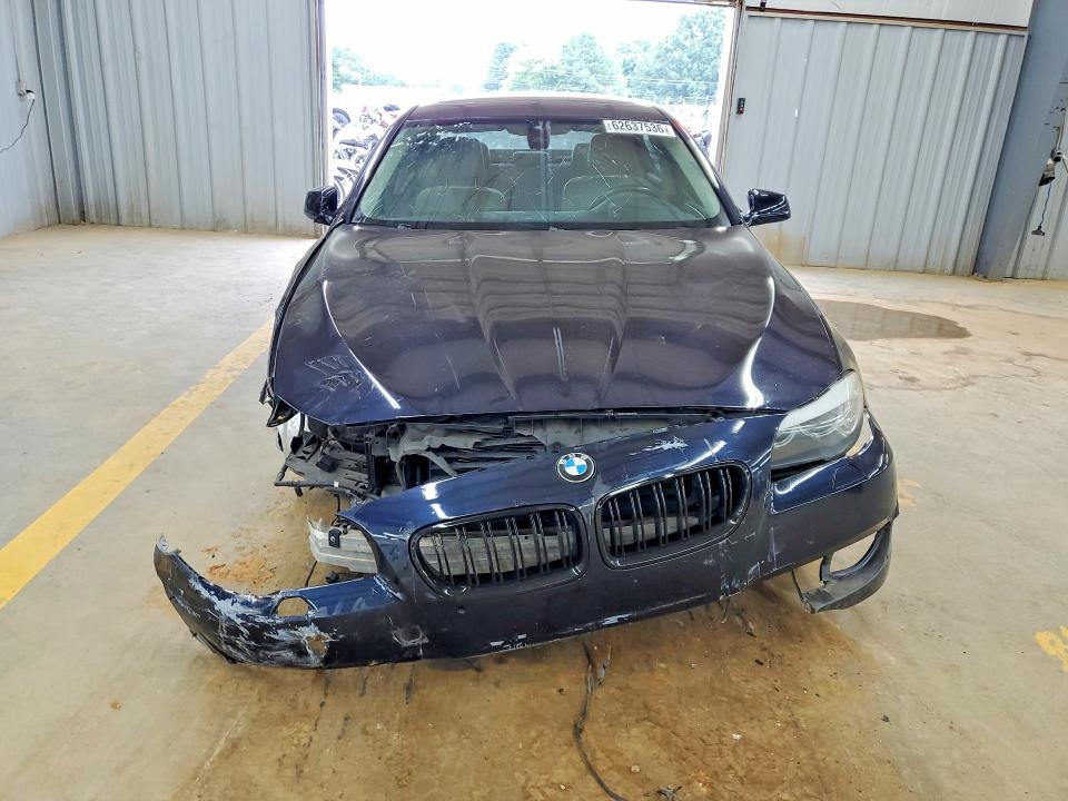 62637536 :رقم المزاد ، WBAFR1C51BC741818 vin ، 2011 Bmw 528 مزاد بيع