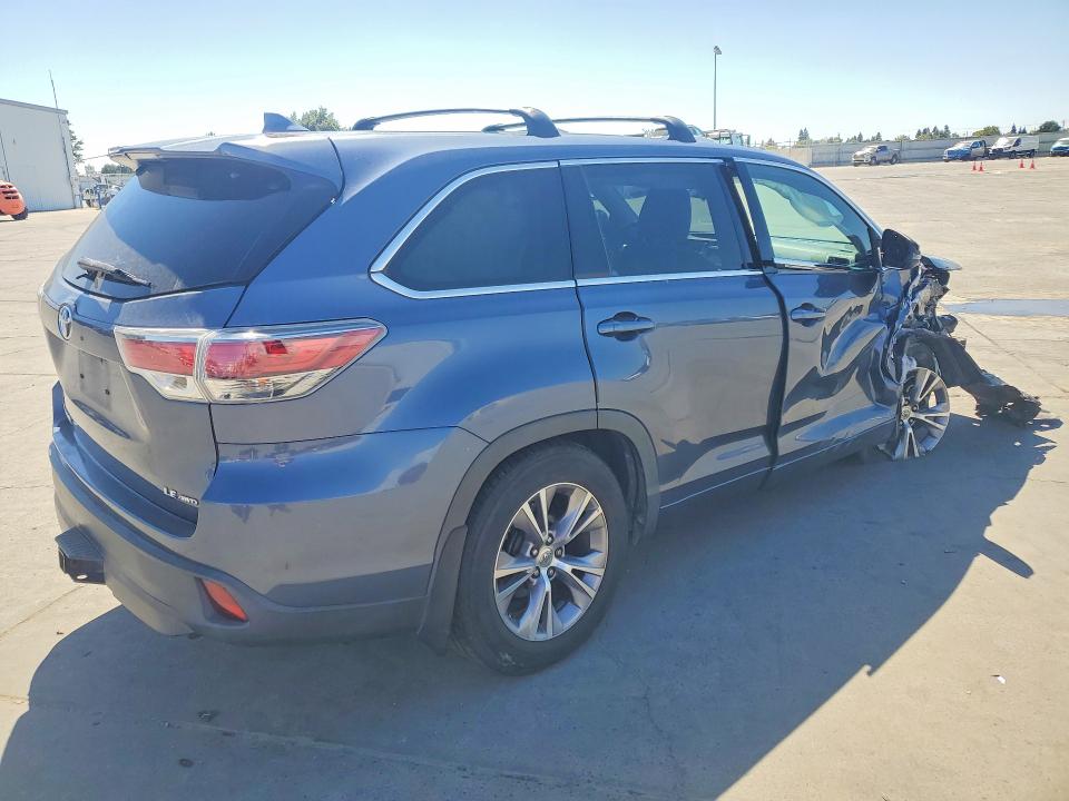 2015 Toyota Highlander მანქანა იყიდება აუქციონზე, vin: 5TDBKRFH8FS174974, აუქციონის ნომერი: 63016806