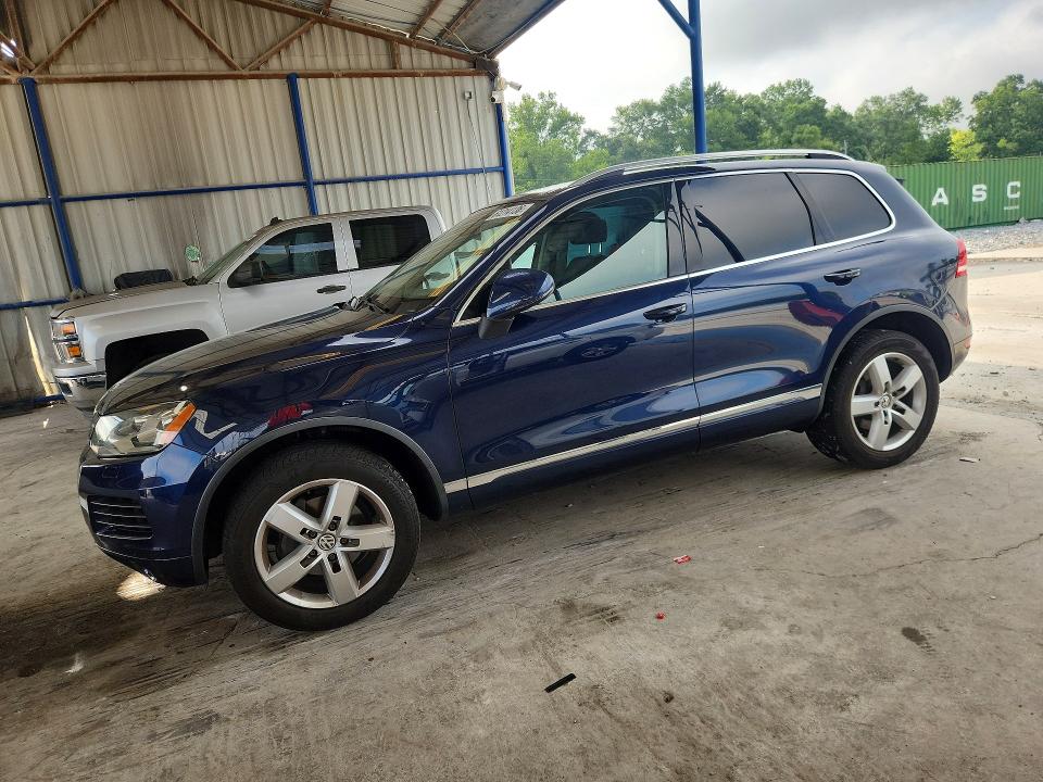 2011 Volkswagen Touareg მანქანა იყიდება აუქციონზე, vin: WVGFF9BP7BD000608, აუქციონის ნომერი: 61214136