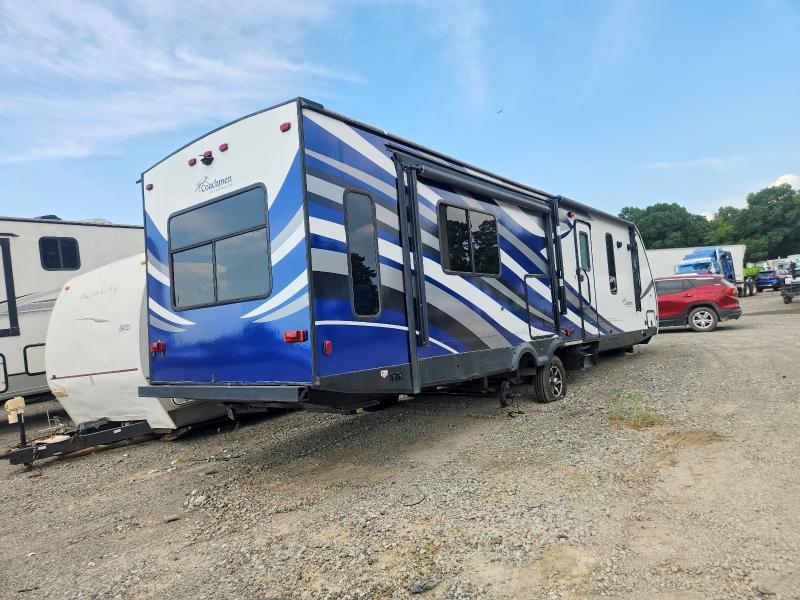 61215466 :رقم المزاد ، 5ZT2FEUB5JS029479 vin ، 2018 Coachman Recreational Vehicle (rv) مزاد بيع