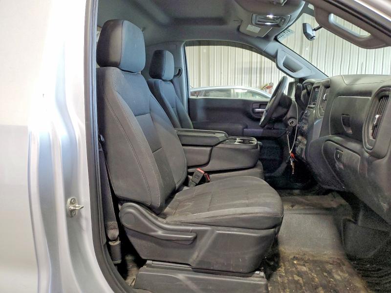 61413056 :رقم المزاد ، 3GCNYAEH8LG200725 vin ، 2020 Chevrolet Silverado مزاد بيع