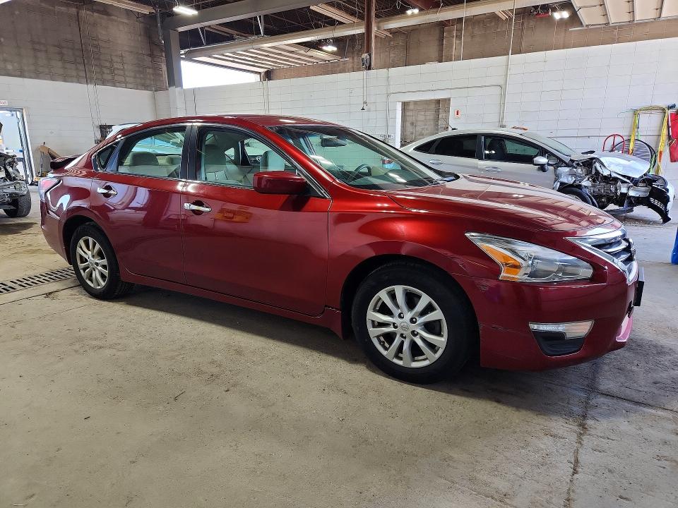 2014 Nissan Altima მანქანა იყიდება აუქციონზე, vin: 1N4AL3AP7EN261134, აუქციონის ნომერი: 60502496