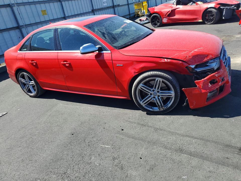 Продажа на аукционе авто 2015 Audi S4, vin: WAUBGAFLXFA072223, номер лота: 61210156