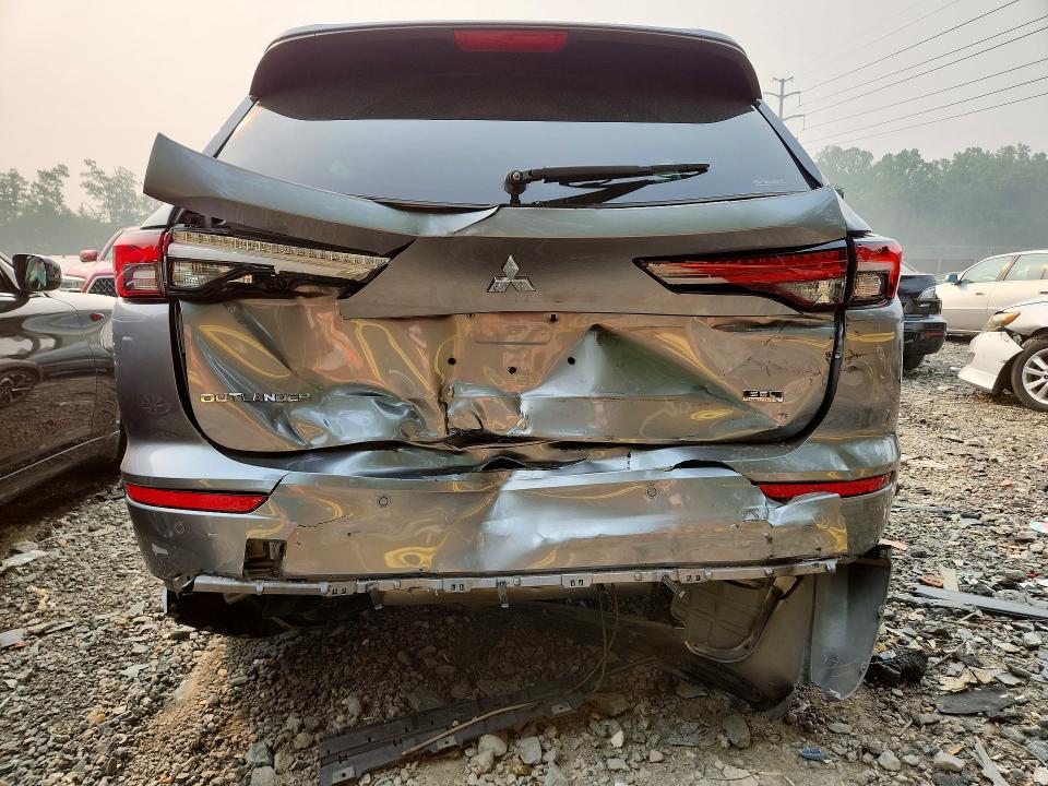 61607126 :رقم المزاد ، JA4J4VA84NZ072925 vin ، 2022 Mitsubishi Outlander مزاد بيع