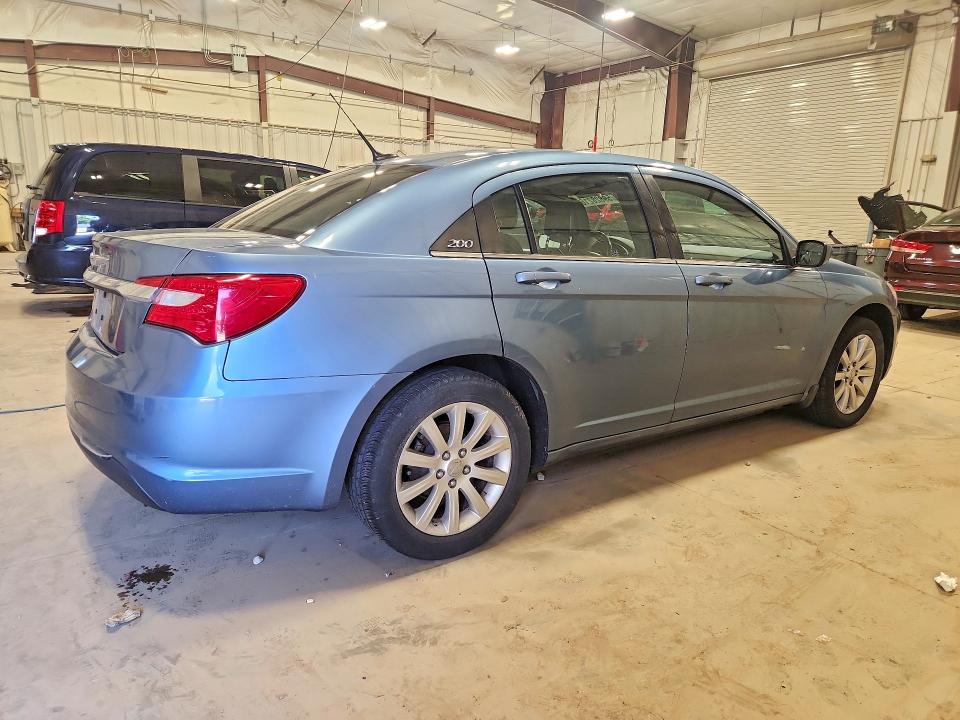 59828216 :رقم المزاد ، 1C3BC1FB5BN535950 vin ، 2011 Chrysler 200 مزاد بيع