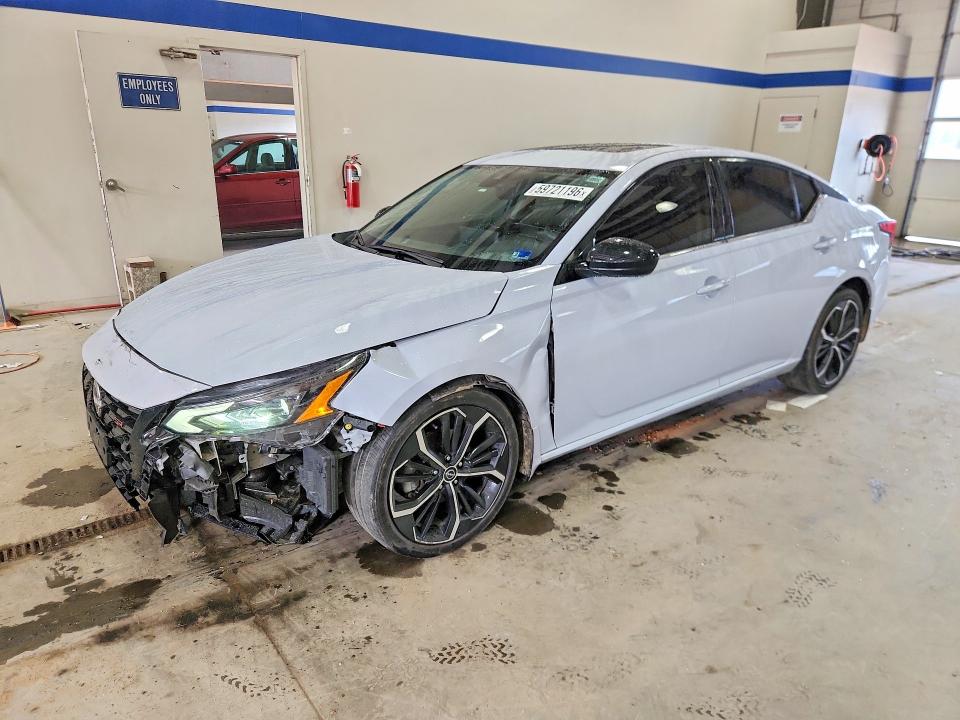 59721196 :رقم المزاد ، 1N4BL4CV3PN375026 vin ، 2023 Nissan Altima مزاد بيع