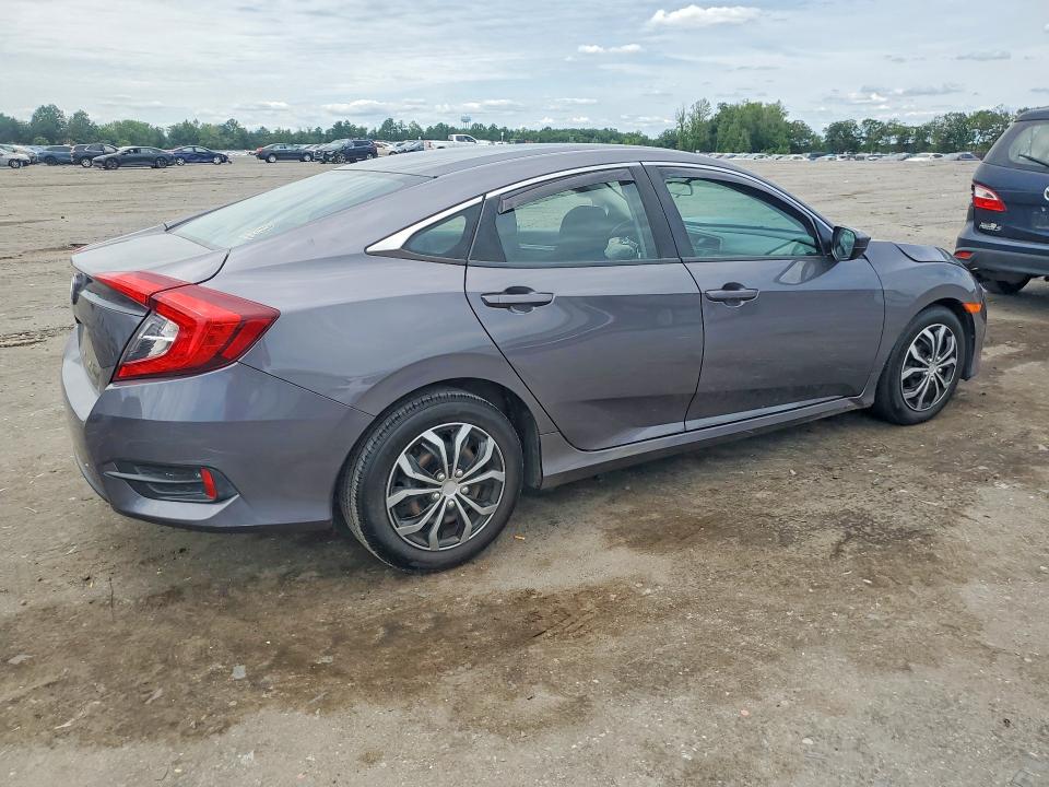 Продажа на аукционе авто 2018 Honda Civic, vin: 2HGFC2E57JH572697, номер лота: 62613956