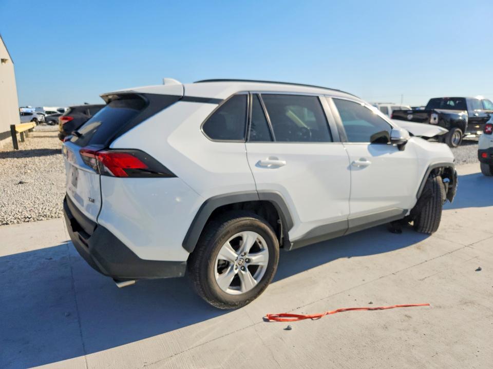 62581776 :رقم المزاد ، 2T3W1RFV3MC162562 vin ، 2021 Toyota Rav4 مزاد بيع