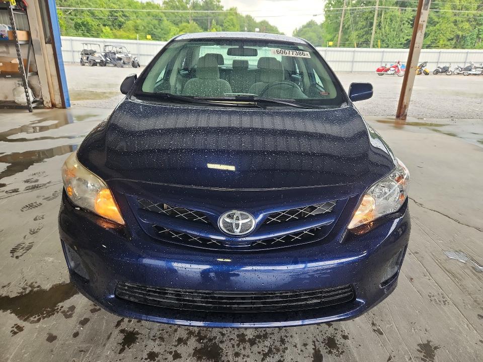 60677386 :رقم المزاد ، 2T1BU4EEXBC687490 vin ، 2011 Toyota Corolla مزاد بيع