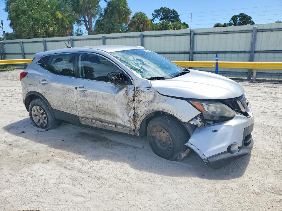 62248476 :رقم المزاد ، JN1BJ1CR7JW261844 vin ، 2018 Nissan Rogue Sport مزاد بيع