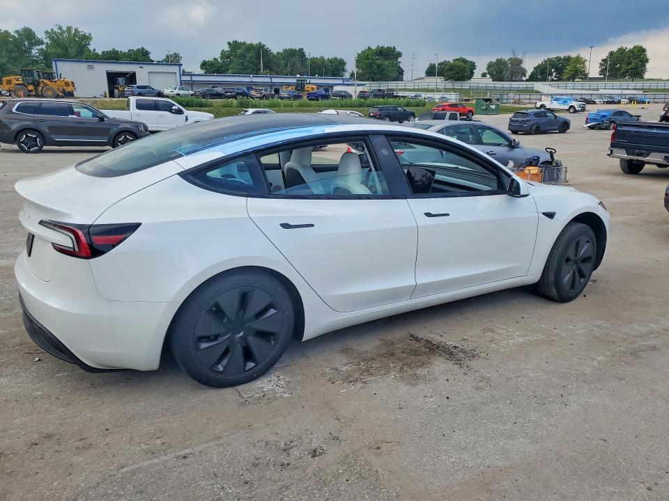 2025 Tesla Model 3 მანქანა იყიდება აუქციონზე, vin: 5YJ3E1EA9SF015607, აუქციონის ნომერი: 61178656