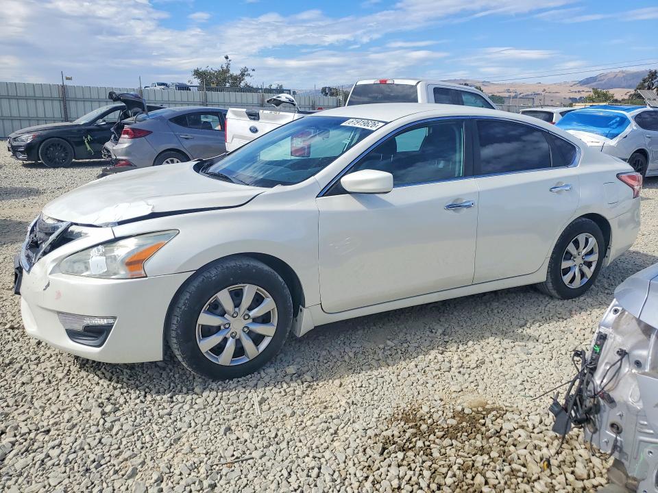 2015 Nissan Altima მანქანა იყიდება აუქციონზე, vin: 1N4AL3AP5FC269455, აუქციონის ნომერი: 61919626