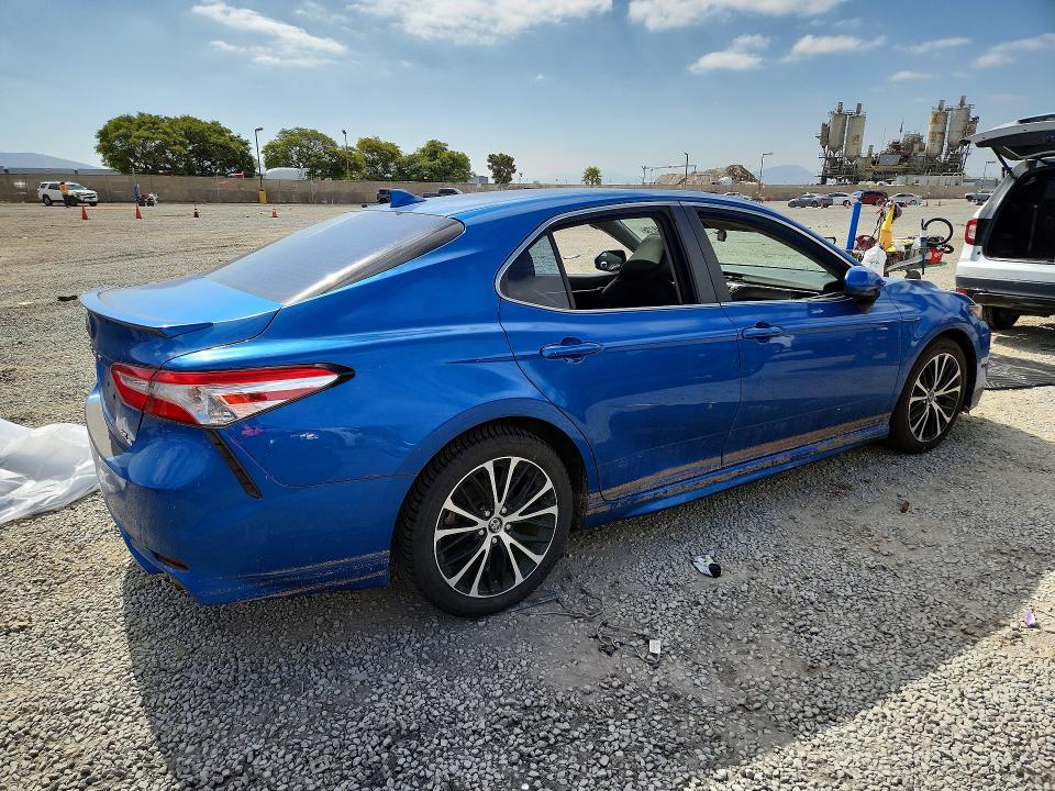2020 Toyota Camry მანქანა იყიდება აუქციონზე, vin: 4T1G11AK8LU302503, აუქციონის ნომერი: 58648736