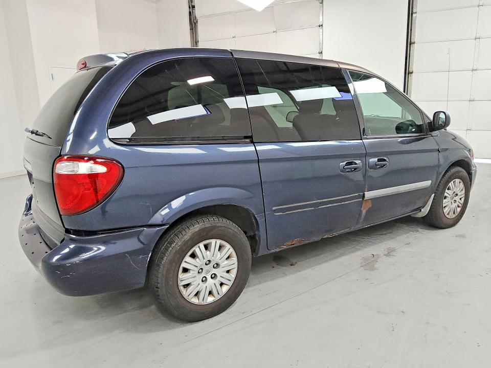 2006 Chrysler Town & Country მანქანა იყიდება აუქციონზე, vin: 1A4GP45R26B760527, აუქციონის ნომერი: 61109376