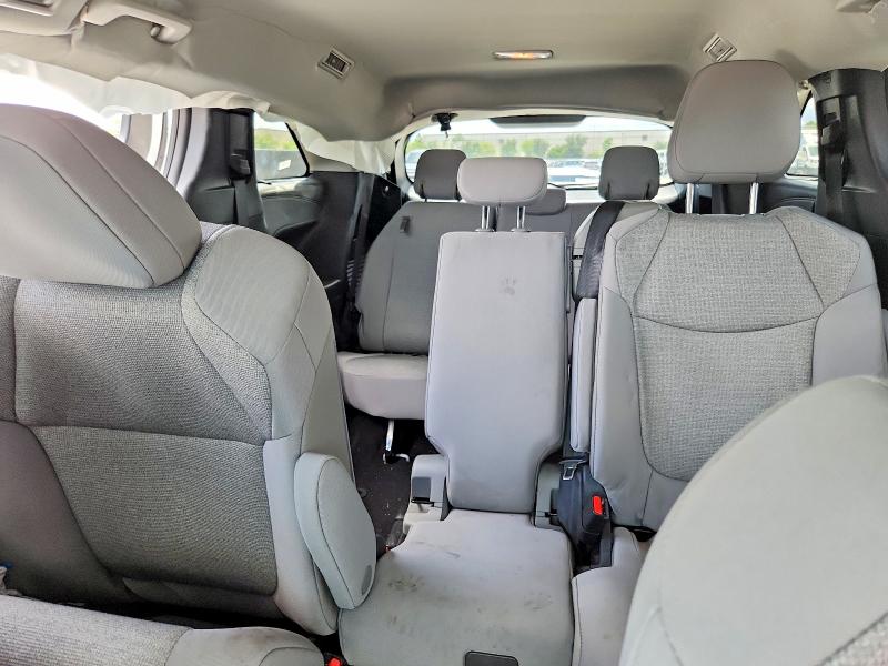 Продажа на аукционе авто 2026 Toyota Sienna, vin: 5TDKRKEC2TS290336, номер лота: 60003036