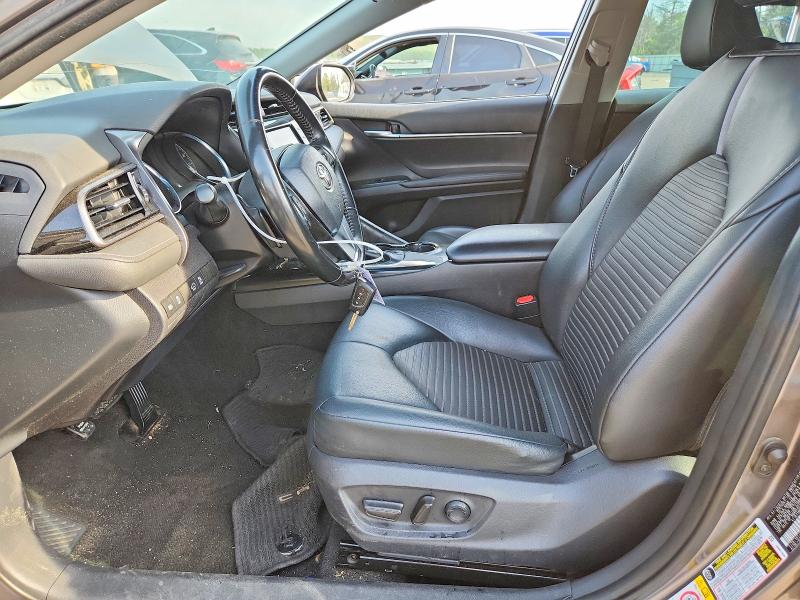 60799276 :رقم المزاد ، 4T1B11HK8KU238798 vin ، 2019 Toyota Camry مزاد بيع