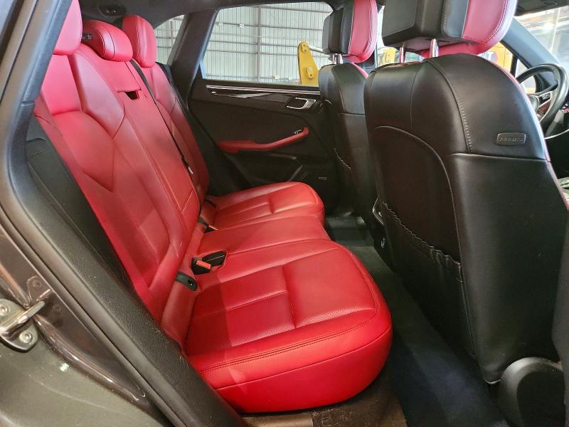 62749646 :رقم المزاد ، WP1AA2A54JLB05680 vin ، 2018 Porsche Macan مزاد بيع