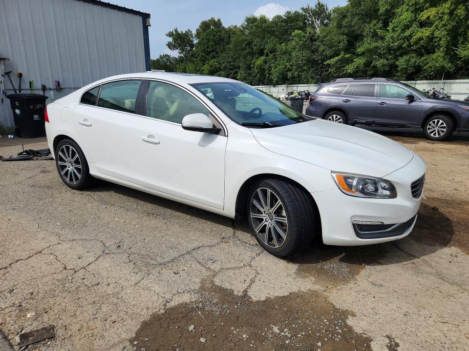 61027766 :رقم المزاد ، LYV402HK9HB132692 vin ، 2017 Volvo S60 مزاد بيع