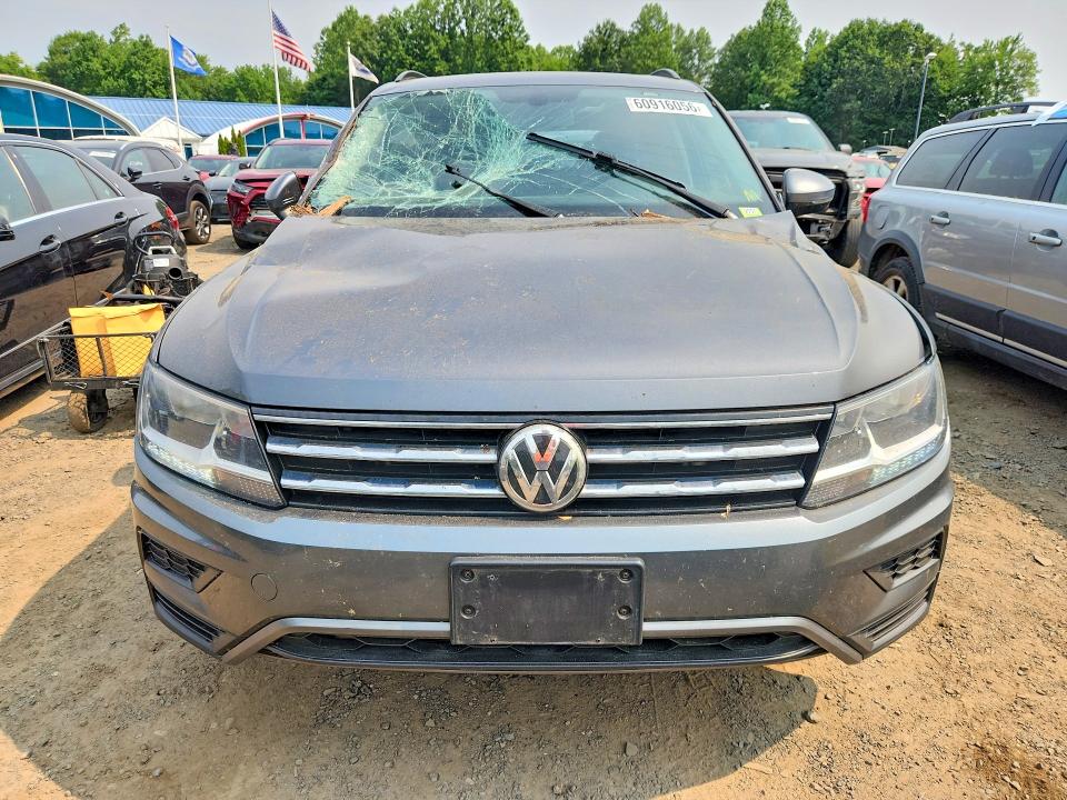 60916056 :رقم المزاد ، 3VV2B7AXXKM076544 vin ، 2019 Volkswagen Tiguan مزاد بيع