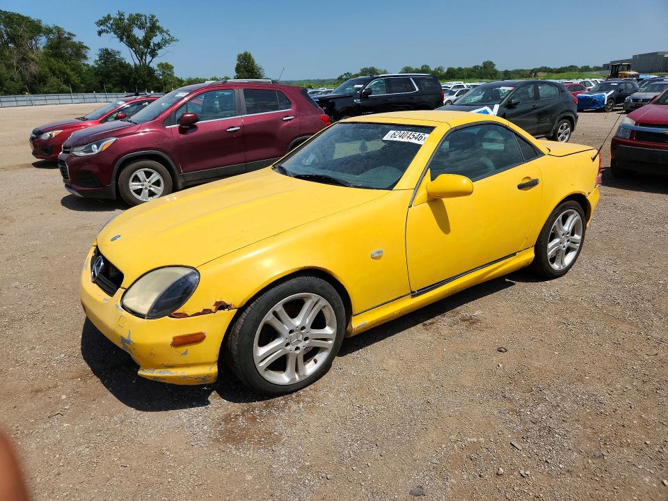 62404546 :رقم المزاد ، WDBKK47F0YF161962 vin ، 2000 Mercedes-benz Slk مزاد بيع