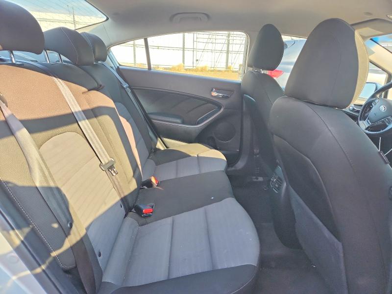 63153066 :رقم المزاد ، 3KPFL4A83HE088736 vin ، 2017 Kia Forte مزاد بيع