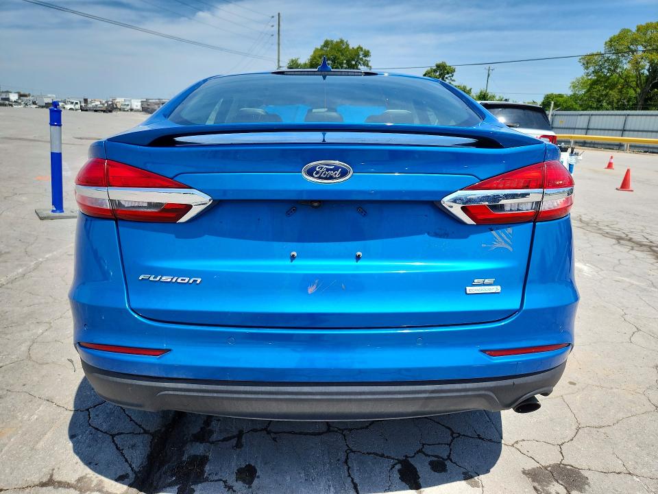 63585686 :رقم المزاد ، 3FA6P0HD3KR285718 vin ، 2019 Ford Fusion مزاد بيع