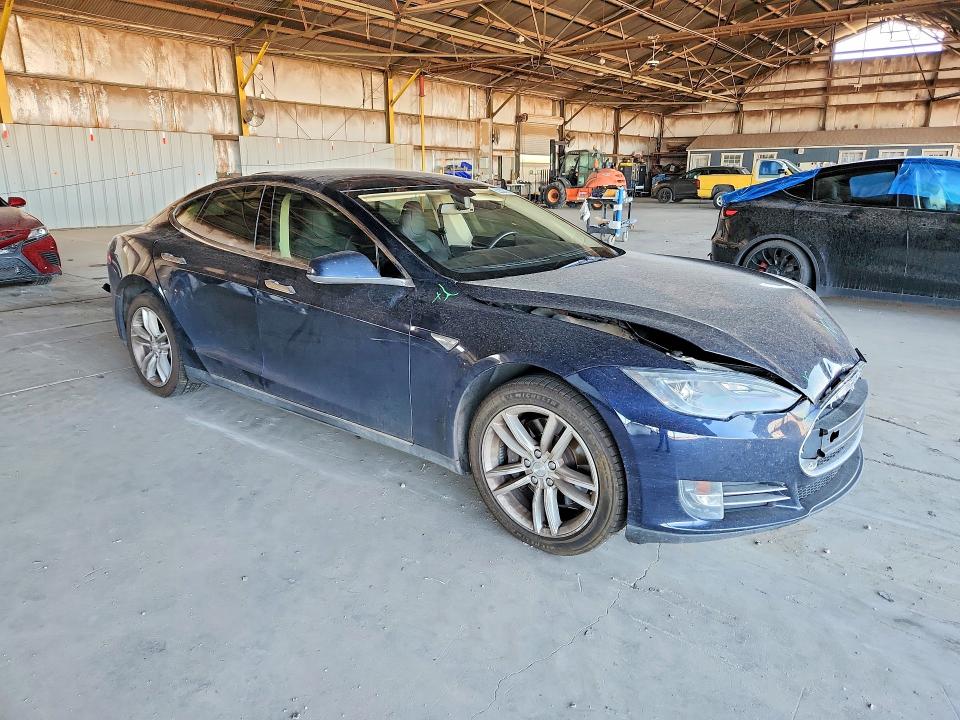 2013 Tesla Model S მანქანა იყიდება აუქციონზე, vin: 5YJSA1CN3DFP27479, აუქციონის ნომერი: 62800976