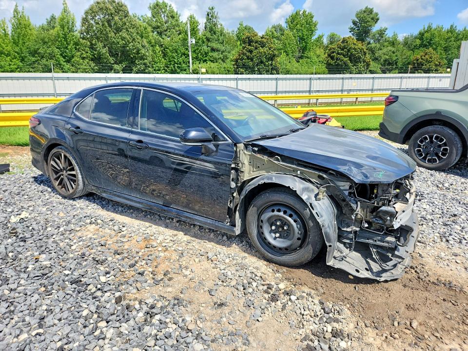 60819366 :رقم المزاد ، 4T1B61HK4KU816736 vin ، 2019 Toyota Camry مزاد بيع